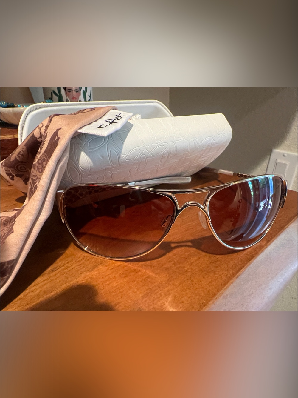 New Oakley Gretchen Bleiler Aviator Sunglasses with White Case and bag